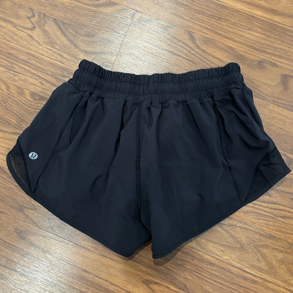 lululemon hot hotty shorts